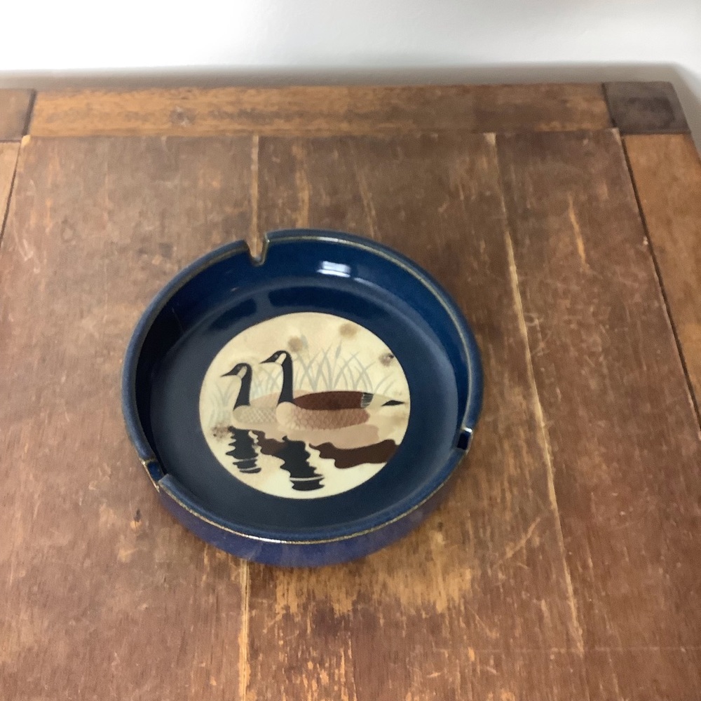 Vintage otagari 17” Round Swan Pottery Ashtray